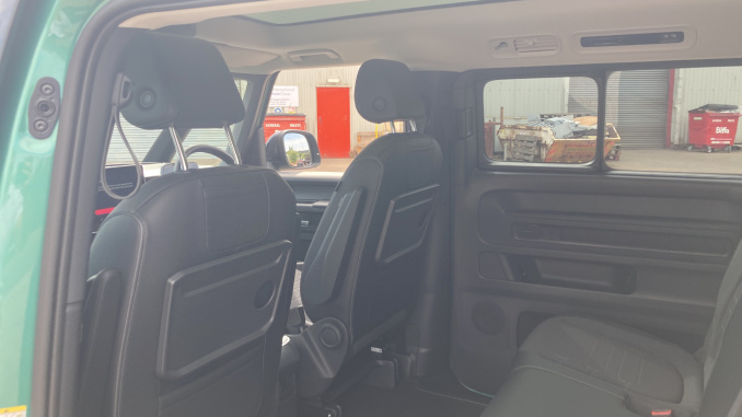 Volkswagen ID. Buzz 210kW Style Pro 86kWh 5dr LWB Auto [7St/Design+] Electric Estate - Image 16